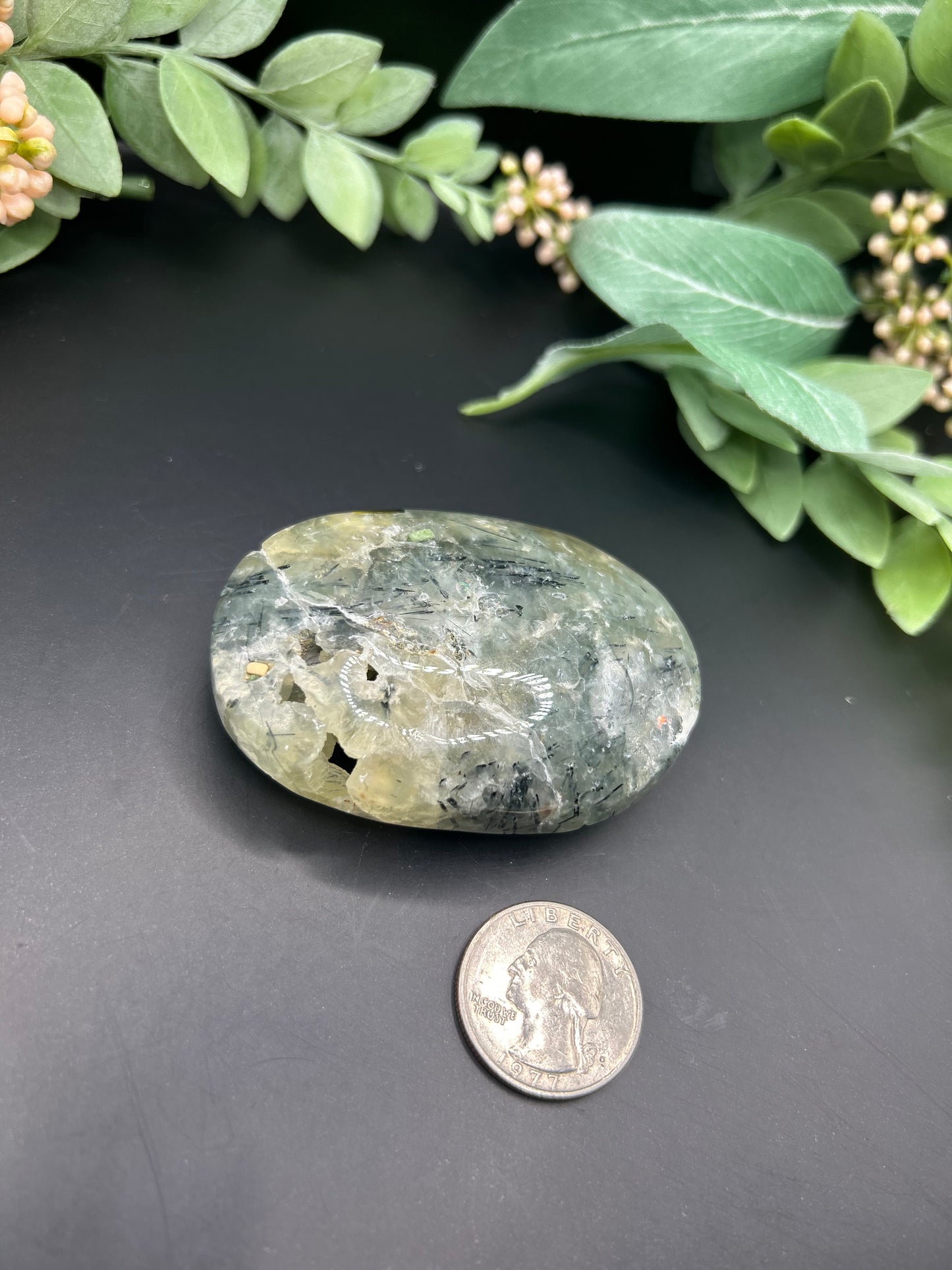 Prehnite Gallet Palm Stone