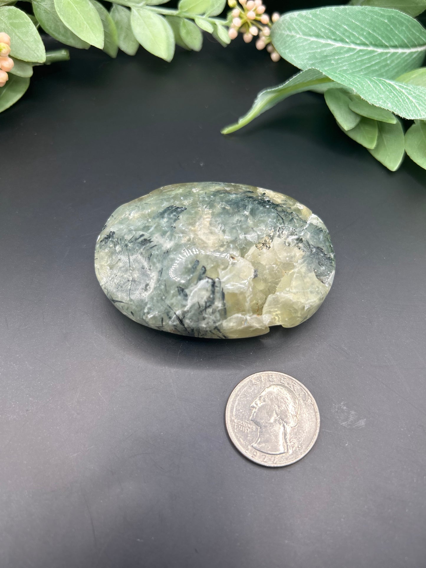 Prehnite Gallet Palm Stone