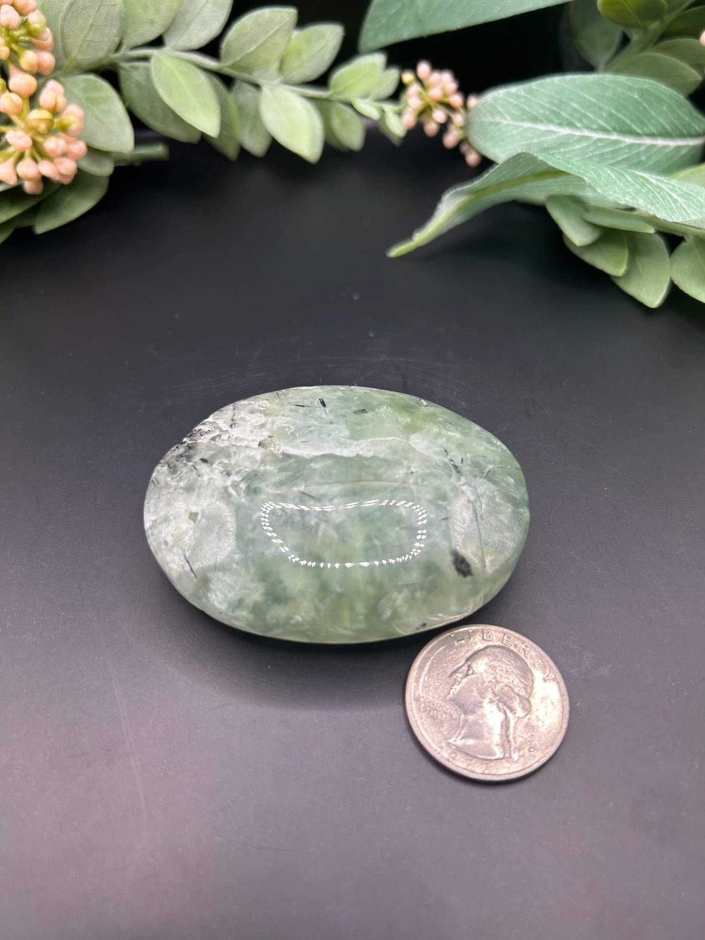 Prehnite Gallet Palm Stone