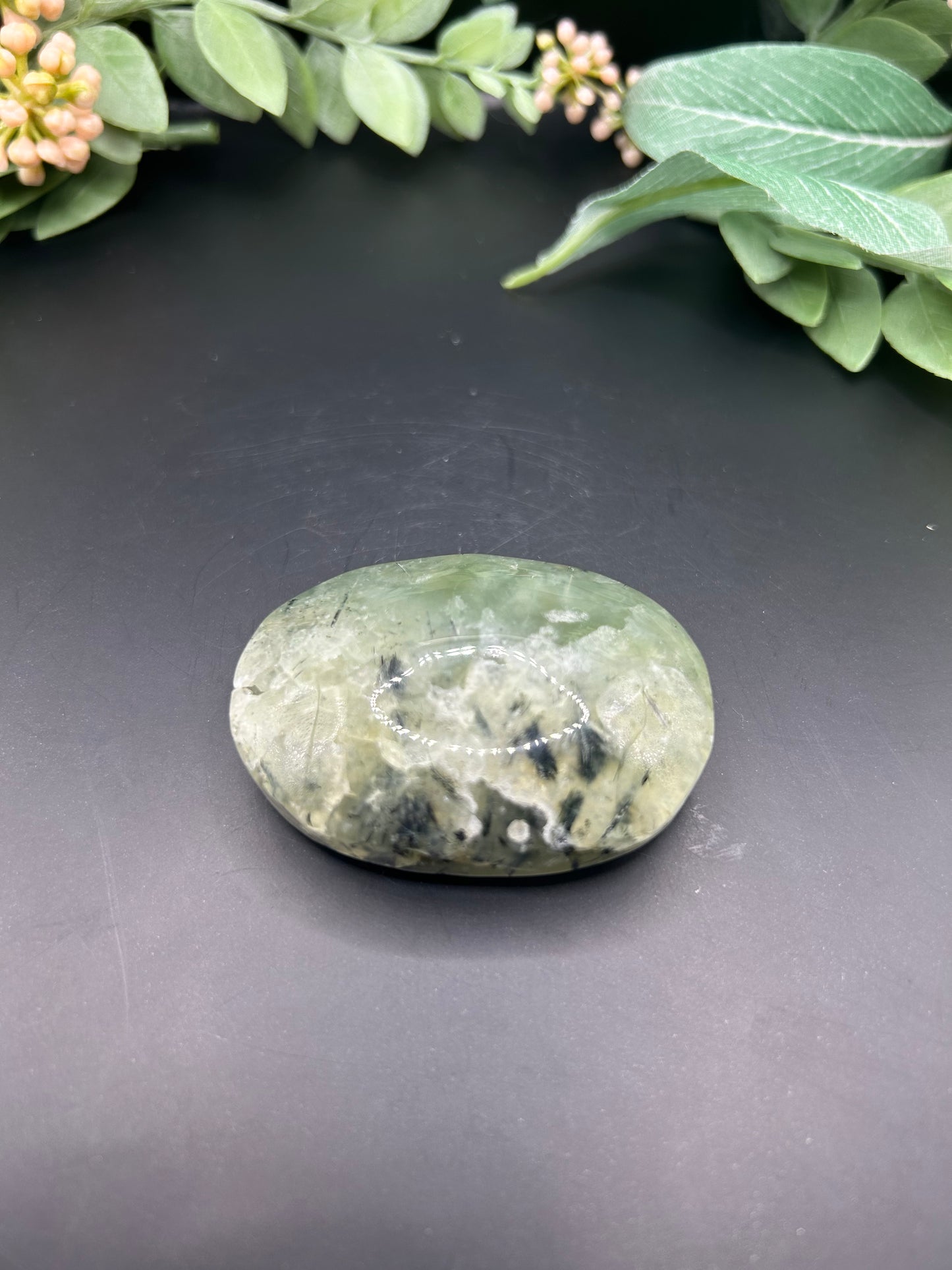 Prehnite Gallet Palm Stone